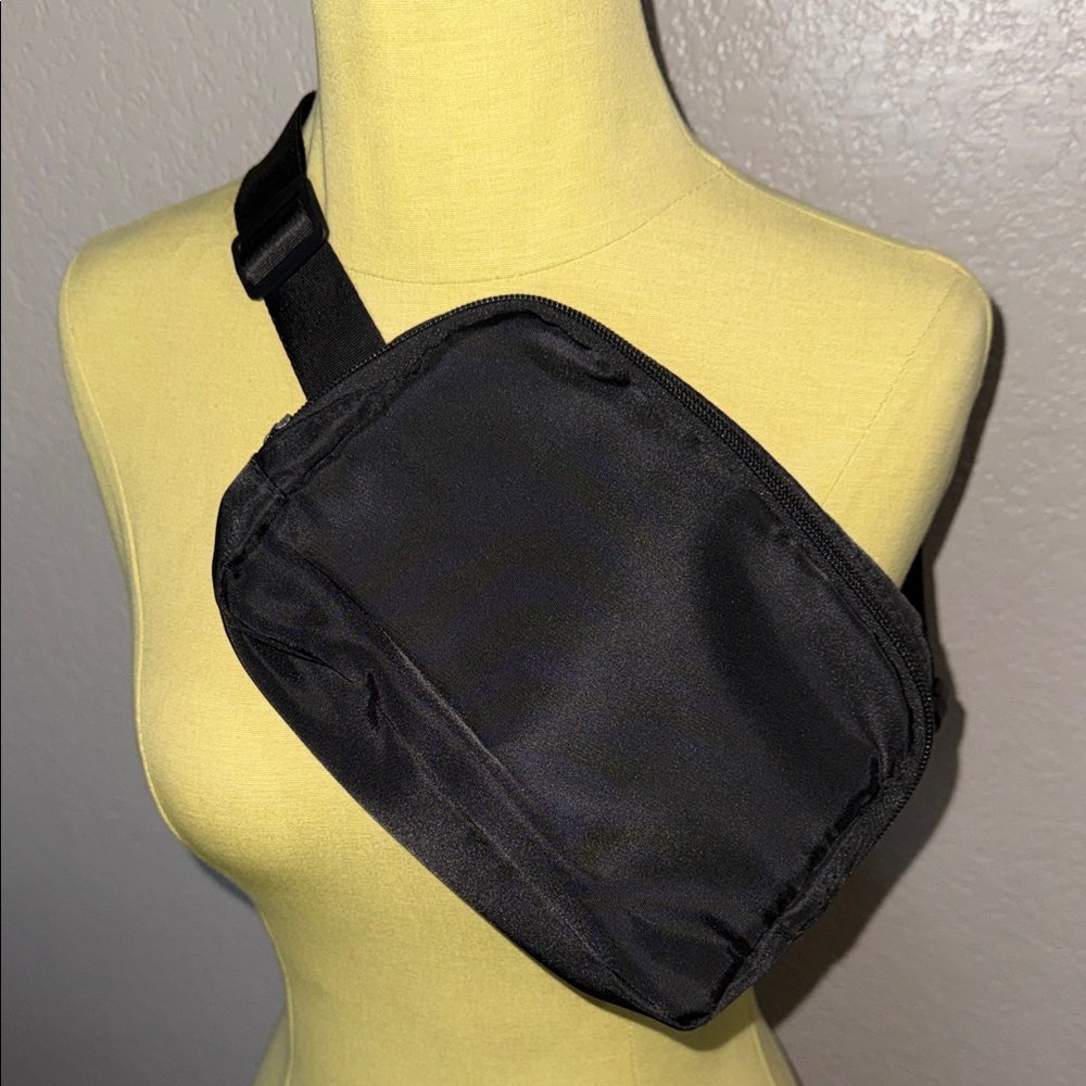 Black Crossbody Fanny Pack Buckle Bag - NWOT